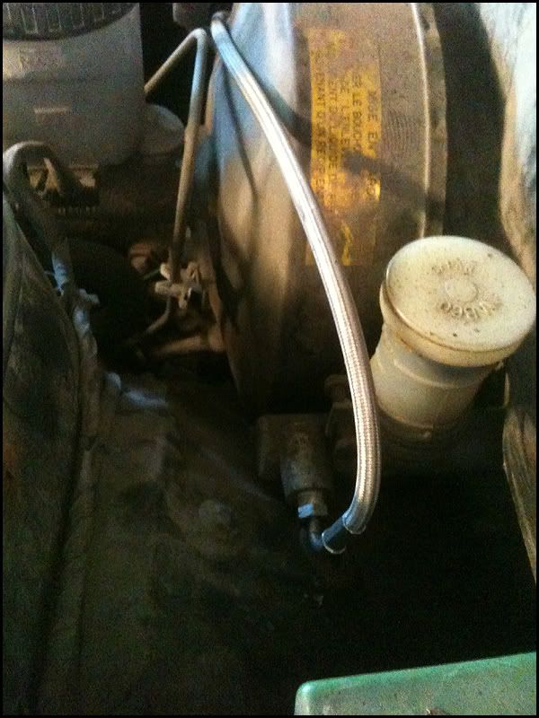 http://i82.photobucket.com/albums/j257/scott213/1990 Nissan 240sx/6.jpg